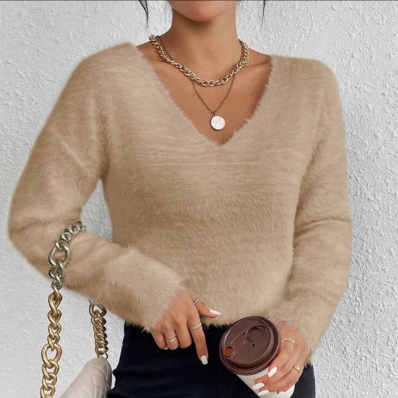 Sweaters - NWOT Cozy Espresso Color Fuzzy Sweater, size Small